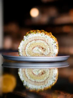 رولت پسته زعفران